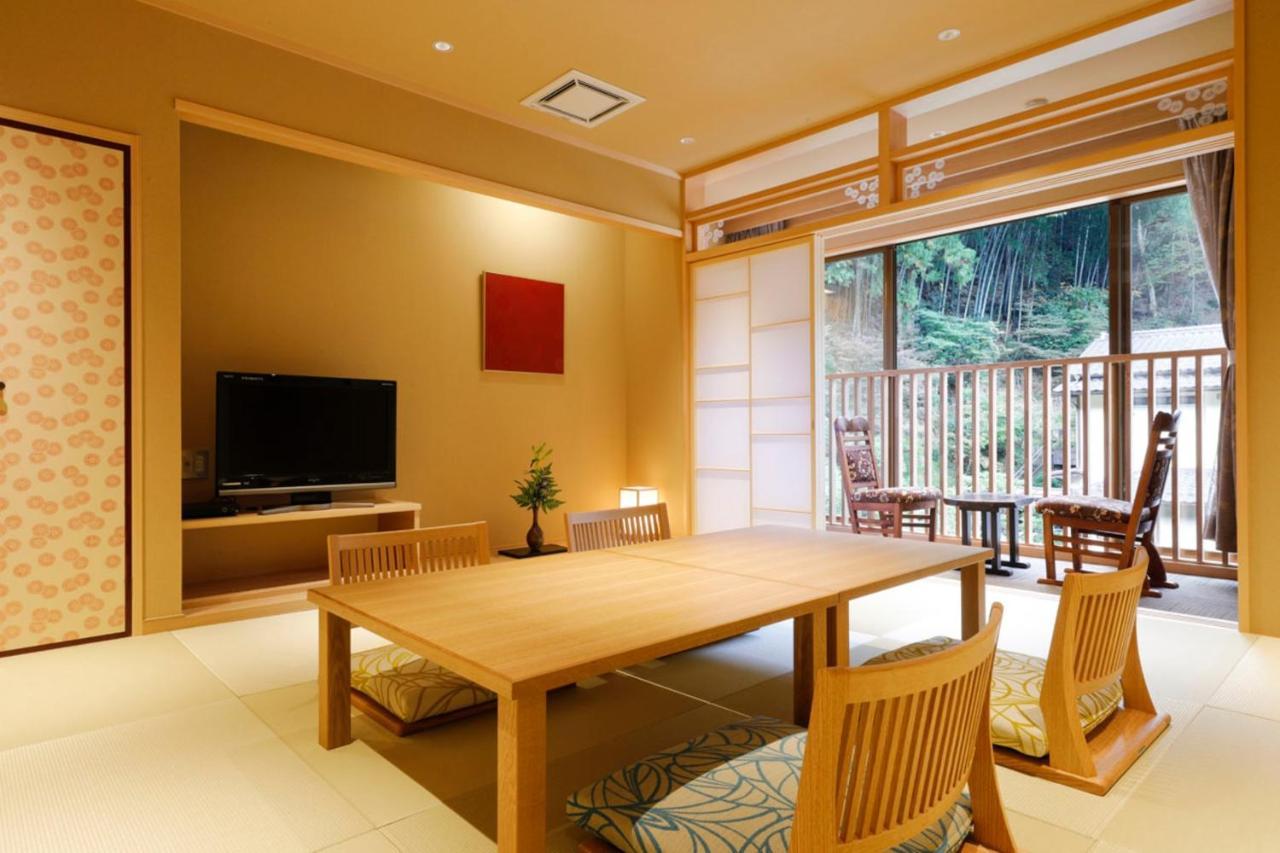 Yuraku Kinosaki Spa & Gardens Тойока Екстериор снимка