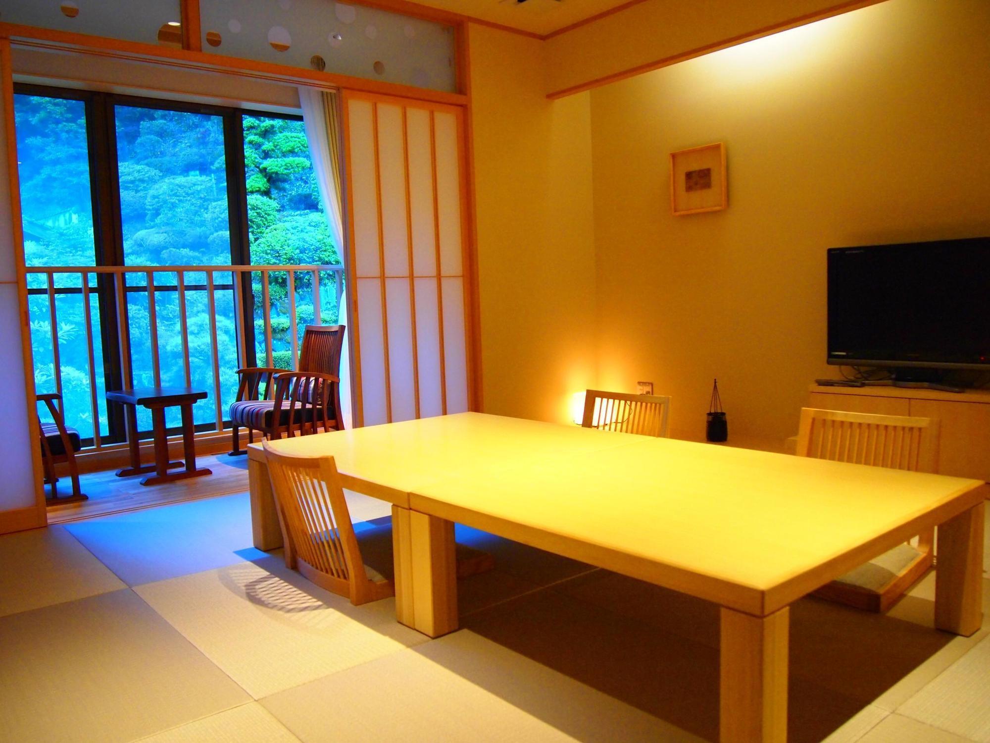 Yuraku Kinosaki Spa & Gardens Тойока Екстериор снимка